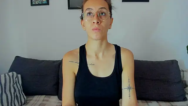 Snapshot of DesireMore90 chatting on 11.25.25 DesireMore90 online show from 11.25.25