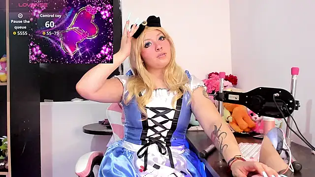 Snapshot of chubby_vanniie_ chatting on 10.30.25 chubby vanniie online show from 10.30.25