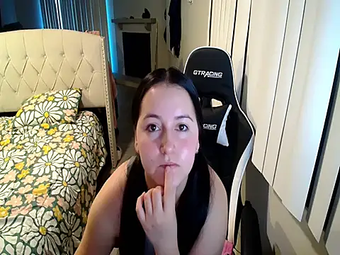 Snapshot of asly1 chatting on 06.02.26 asly1 online show from 06.02.26