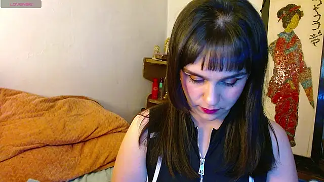 Snapshot of collette_beaufoy_ chatting on 12.22.25 collette beaufoy online show from 12.22.25