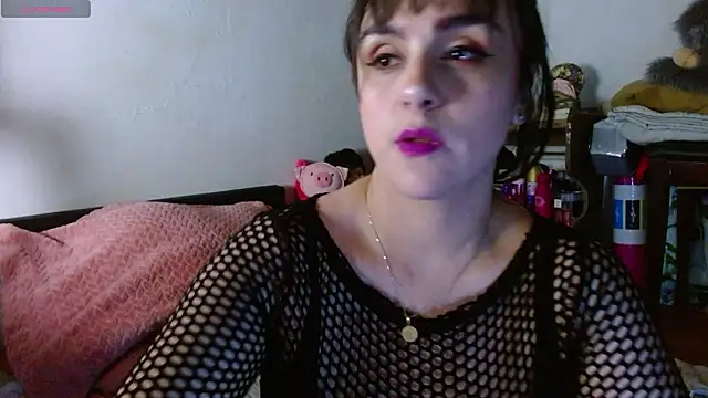 Snapshot of collette_beaufoy_ chatting on 03.25.26 collette beaufoy online show from 03.25.26