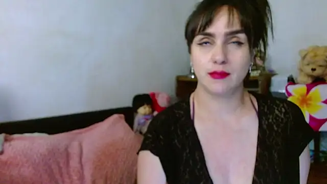 Snapshot of collette_beaufoy_ chatting on 04.12.26 collette beaufoy online show from 04.12.26