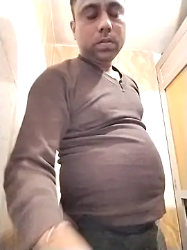 Snapshot of IndianPornStarRavee chatting on 12.15.25 IndianPornStarRavee online show from 12.15.25