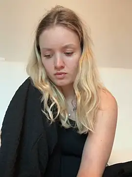 Snapshot of mariemelissah chatting on 03.19.25 mariemelissah online show from 03.19.25