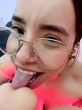 valentina swallow online show from 12.11.24