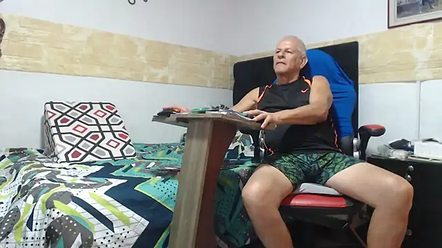 VALENTINO1983  online show from 11.08.25