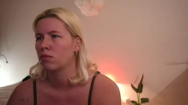 moonamii online show from 12.09.24