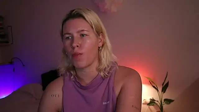 moonamii online show from 02.13.25