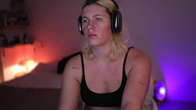 moonamii online show from 03.05.25