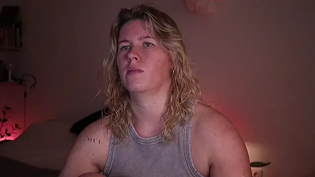 moonamii online show from 10.23.25