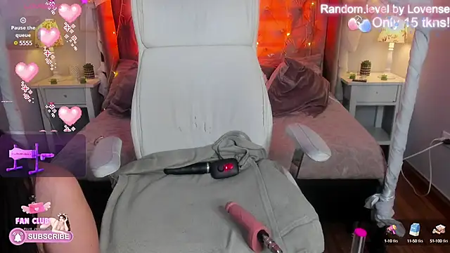 Ellie Jhonson   online show from 01.25.25