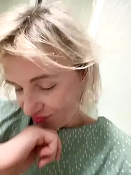 Snapshot of Linda_Gregory chatting on 09.09.25 Linda Gregory online show from 09.09.25