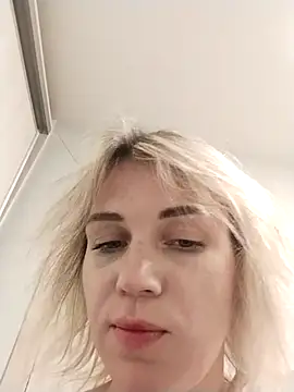 Snapshot of Linda_Gregory chatting on 10.13.25 Linda Gregory online show from 10.13.25