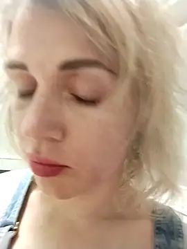 Snapshot of Linda_Gregory chatting on 11.03.25 Linda Gregory online show from 11.03.25