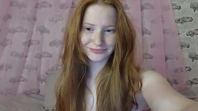 Snapshot of FiaMoor chatting on 07.29.26 FiaMoor online show from 07.29.26