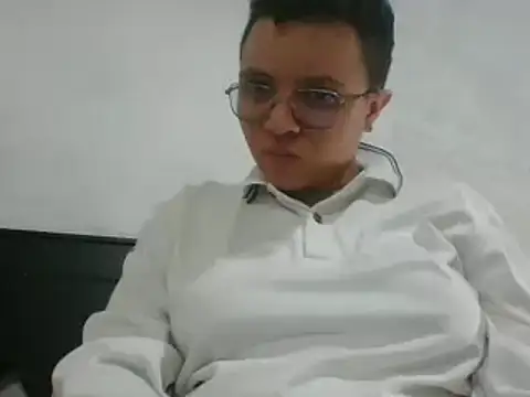 Snapshot of EdenJupiter chatting on 10.28.25 EdenJupiter online show from 10.28.25