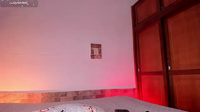 Snapshot of AnnaFoox1 chatting on 11.21.25 AnnaFoox1 online show from 11.21.25