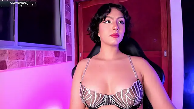 Snapshot of AnnaFoox1 chatting on 11.30.25 AnnaFoox1 online show from 11.30.25