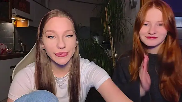 Snapshot of MiaKeler chatting on 01.23.25 MiaKeler online show from 01.23.25