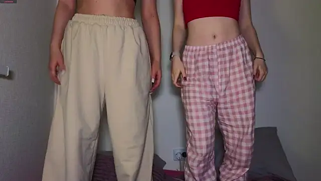 Snapshot of MiaKeler chatting on 01.29.25 MiaKeler online show from 01.29.25