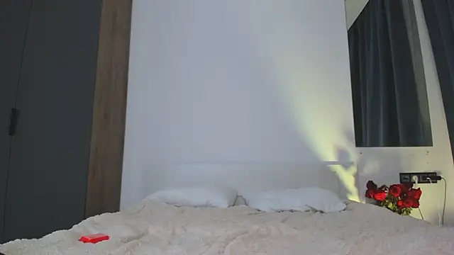 MiaKeler online show from 04.24.26