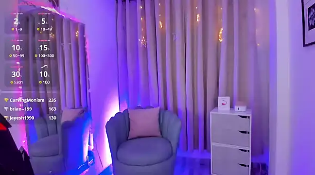 Snapshot of jesica__simpson chatting on 12.27.24 jesica simpson online show from 12.27.24