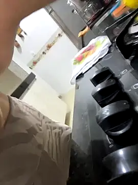 Snapshot of lupyta20 chatting on 09.18.25 lupyta20 online show from 09.18.25