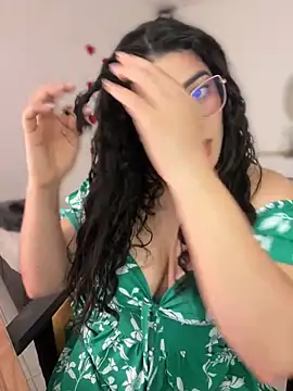 Snapshot of Lia_flowers chatting on 02.13.26 Lia flowers online show from 02.13.26