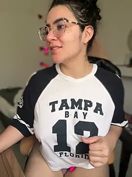 Snapshot of Lia_flowers chatting on 02.15.26 Lia flowers online show from 02.15.26