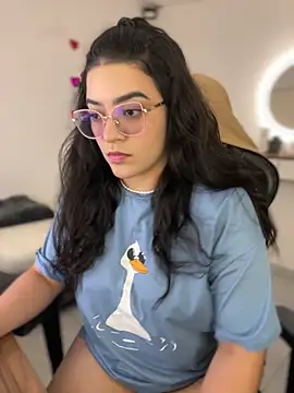 Snapshot of Lia_flowers chatting on 02.18.26 Lia flowers online show from 02.18.26