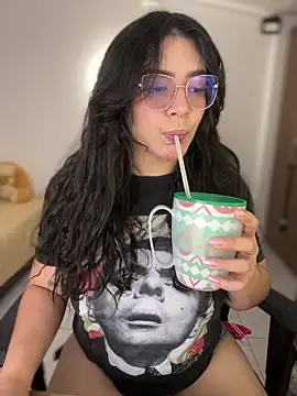 Snapshot of Lia_flowers chatting on 02.26.26 Lia flowers online show from 02.26.26