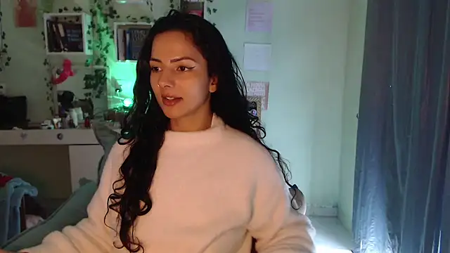 Snapshot of BeellyDance chatting on 05.15.26 BeellyDance online show from 05.15.26