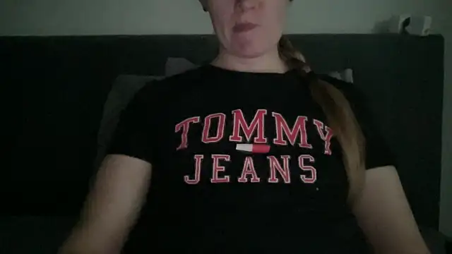 vanessa4you online show from 10.25.25