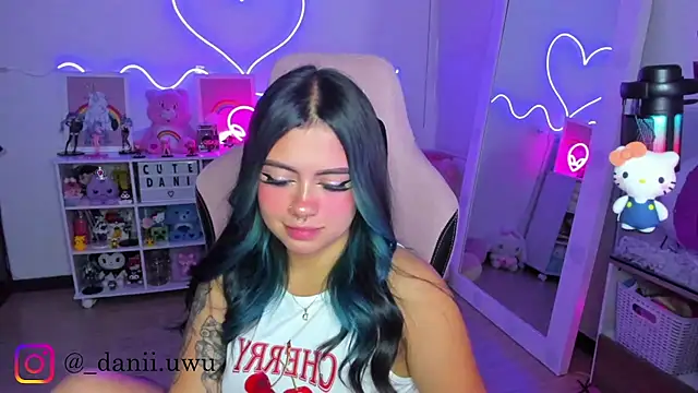 CuteDani  online show from 02.05.26