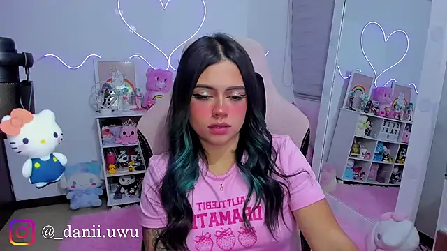 Snapshot of CuteDani_ chatting on 05.06.26 CuteDani online show from 05.06.26