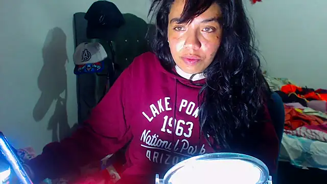 AmaraRoberts420 online show from 11.29.25