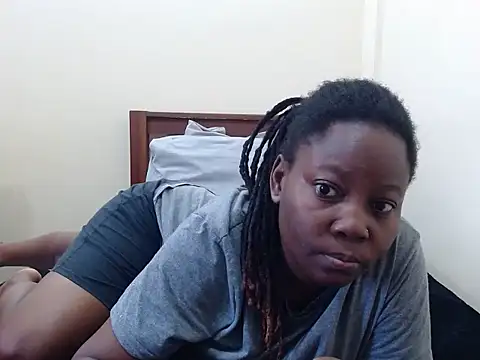 Snapshot of traper_1 chatting on 04.25.26 traper 1 online show from 04.25.26