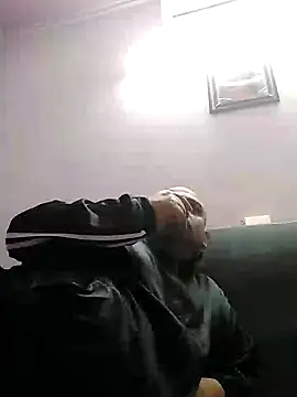 Dick 6inches online show from 12.04.24