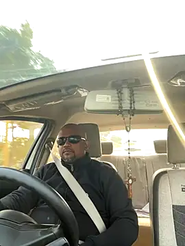 Dick 6inches online show from 12.02.25