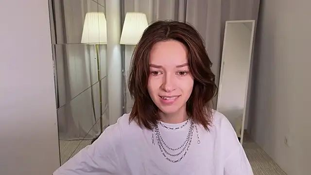 VivianLy  online show from 12.20.24