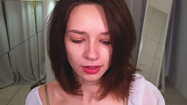 VivianLy  online show from 12.27.24