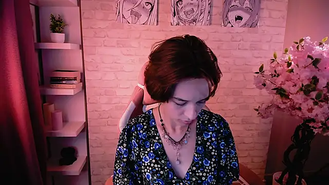 VivianLy  online show from 09.10.25