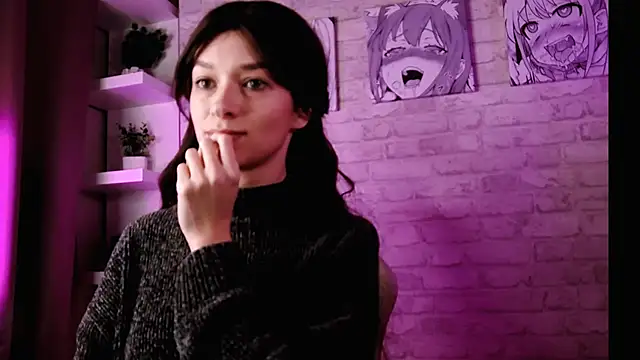 VivianLy  online show from 11.24.25