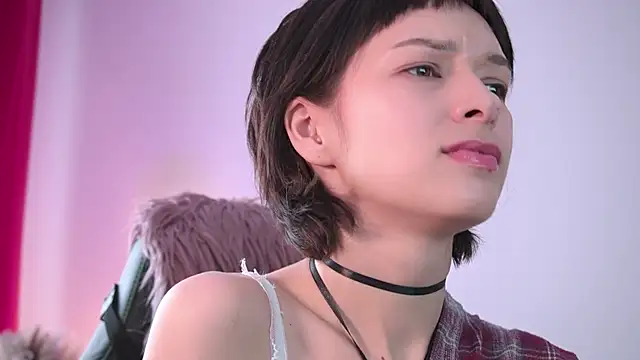 VivianLy  online show from 03.01.26