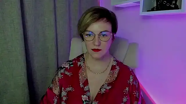 Snapshot of feliziaDesire chatting on 07.19.26 feliziaDesire online show from 07.19.26