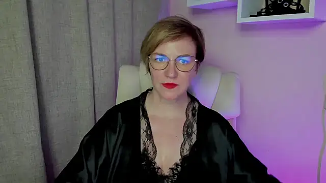 Snapshot of feliziaDesire chatting on 07.19.26 feliziaDesire online show from 07.19.26