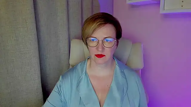 Snapshot of feliziaDesire chatting on 07.28.26 feliziaDesire online show from 07.28.26