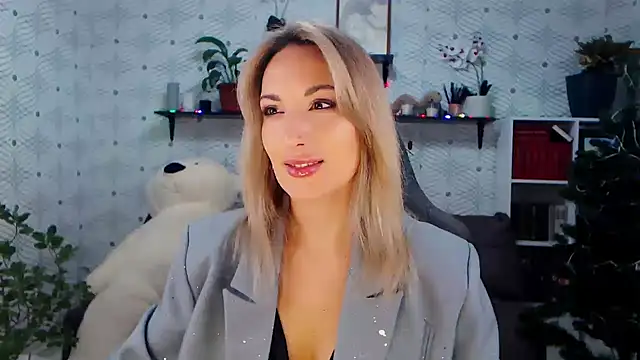 MillaXQueen online show from 12.16.25