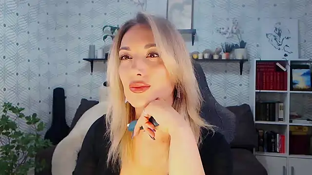 MillaXQueen online show from 05.14.26