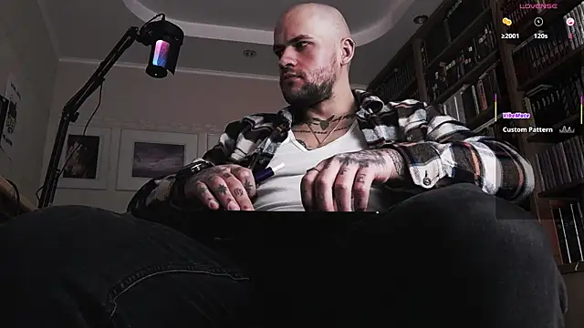 Snapshot of FindomJason chatting on 11.02.25 FindomJason online show from 11.02.25